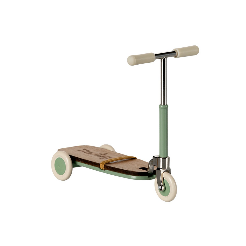 Maileg Mint Mouse Kickboard