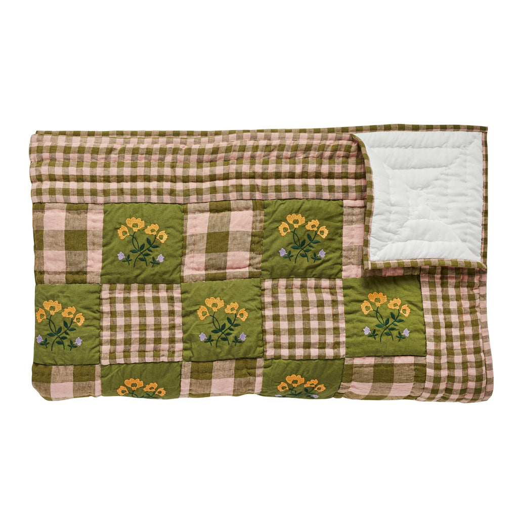 Projecktityyny Embroidered Baby Quilt · Olive